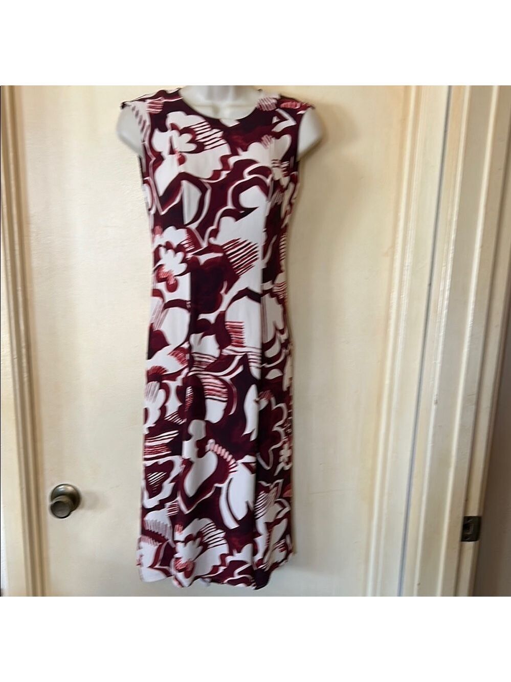 Ann Taylor Petite maroon and cream 100% rayon dress size 0P
